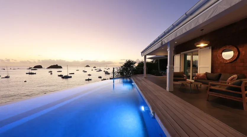 11.3 pleasure exterior nightly 3