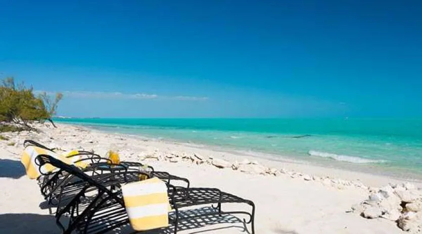 7 vacation rental photo Turks Caicos IE VAR Villa CasaVarnishkes varbch03 desktop