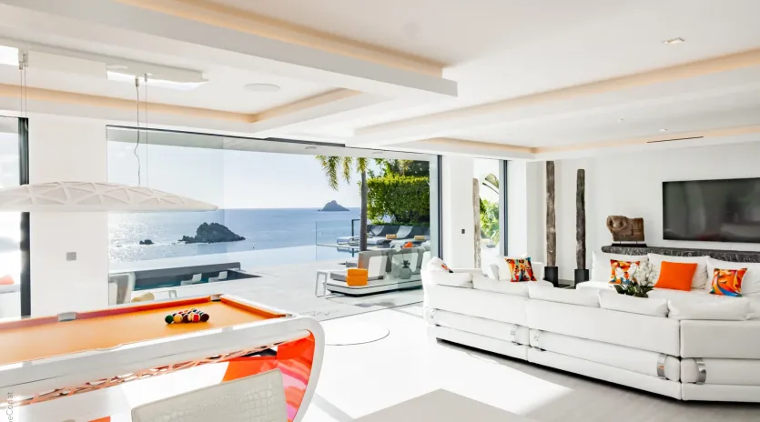 2.1 axel rocks living room