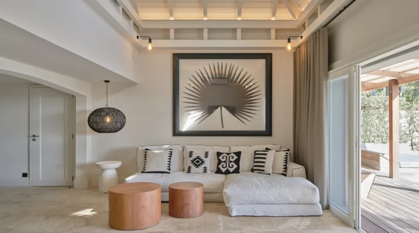 2.1 bonbonniere living room