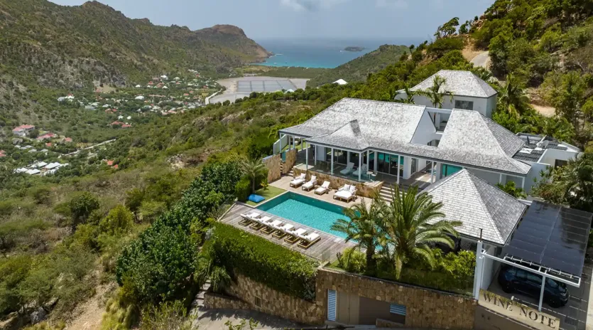 2.1 wine note exterior 2 drone