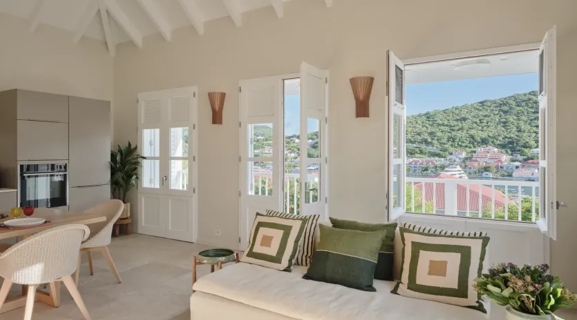 2.2 avee view living room