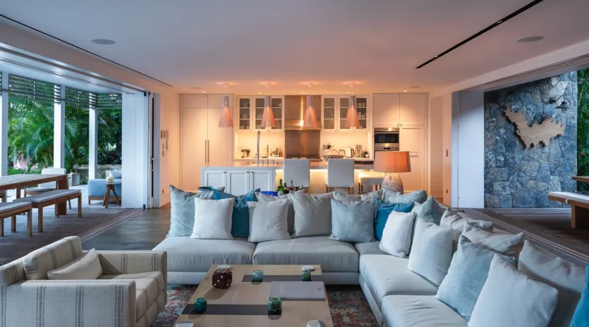 2.2 kreola living room