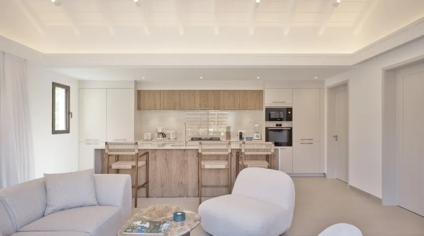 2.4 crystal breez living room