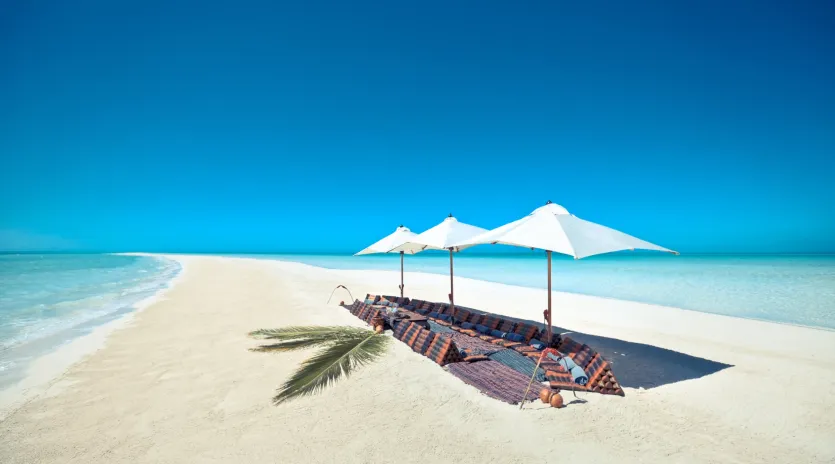 28 musha cay seasonal sandbar umbrellas