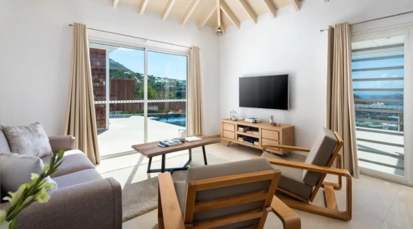 3.1 cypraea living room