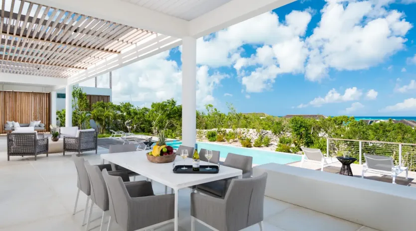 3.2 b.e. north shore ocean view 4bd pool area