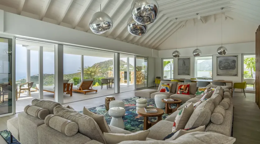 3.4 wine note living room