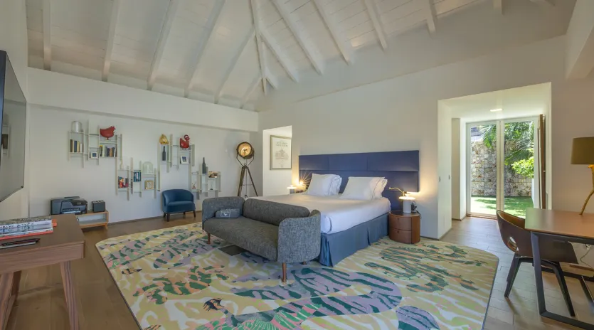 5.4 wine note bedroom 1