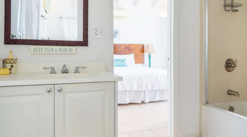  vacation rental photo Turks and Caicos TC SFL Villa Surf Lodge SFLbth02 desktop