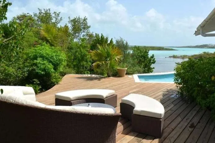 vacation rental photo Turks Caicos IE SRV Villa Serene srvdek2 desktop