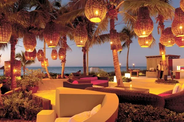 Infiniti at grace bay, restaurant, caribbean restaurant, dining, turks and caicos