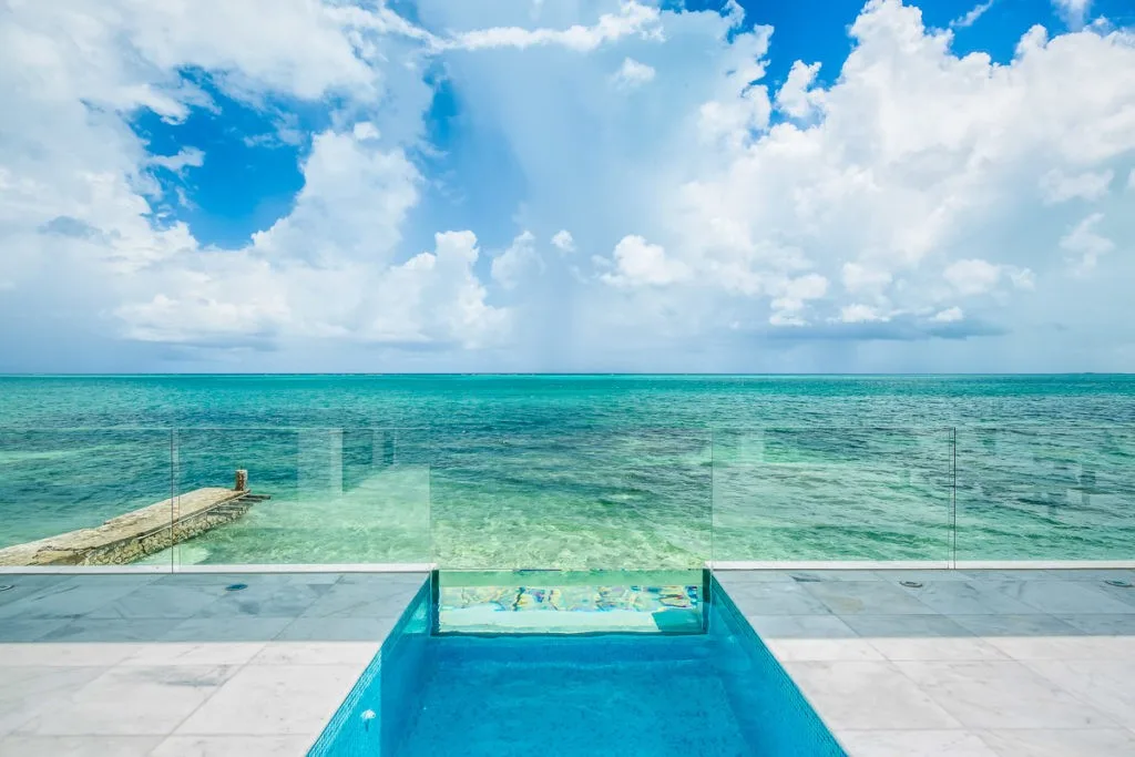 Plunge pool with ocean views