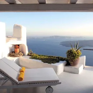 Hibernate In The Cave Of Villa Ilios & Selene