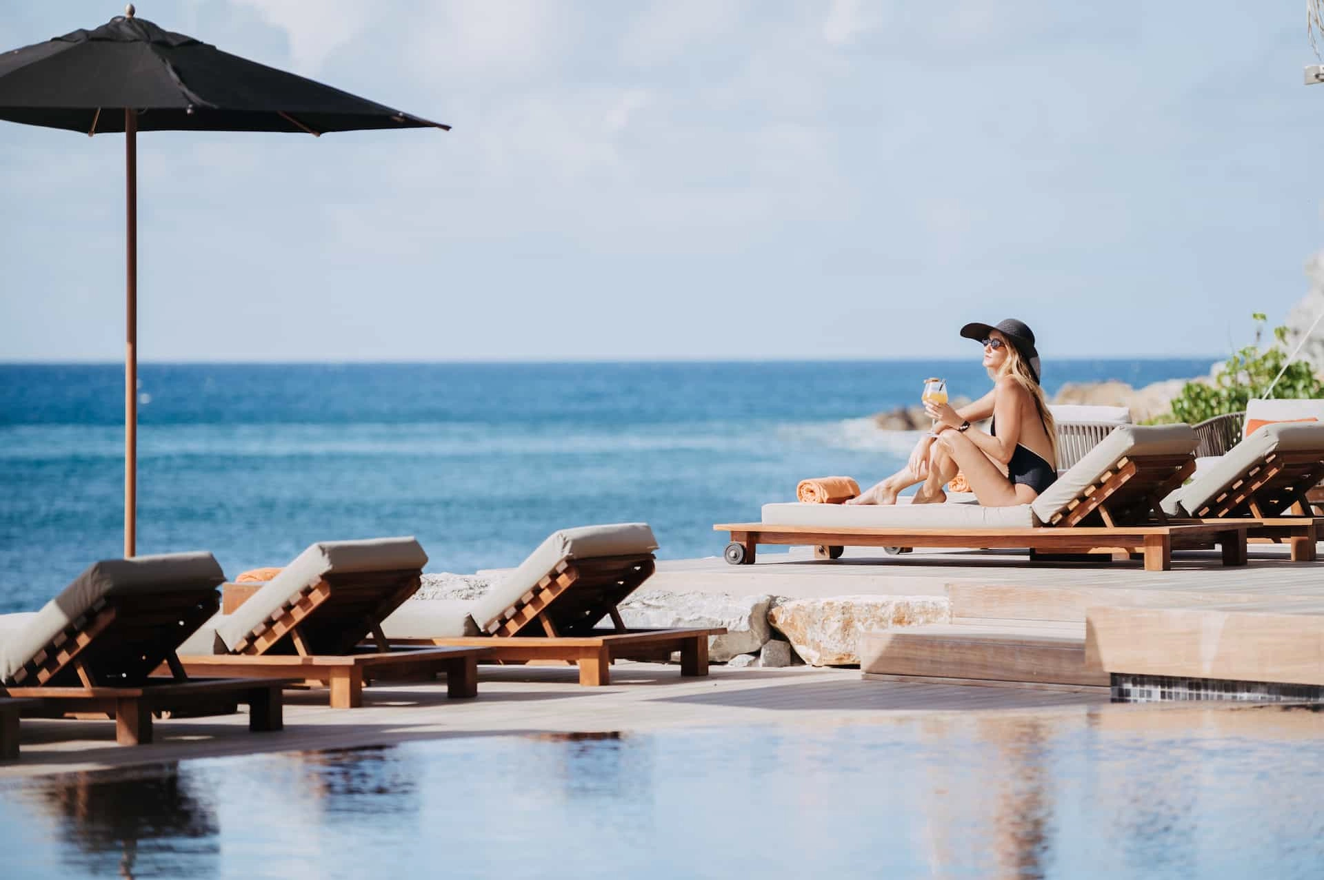 Oceanfront Infinity Pool 