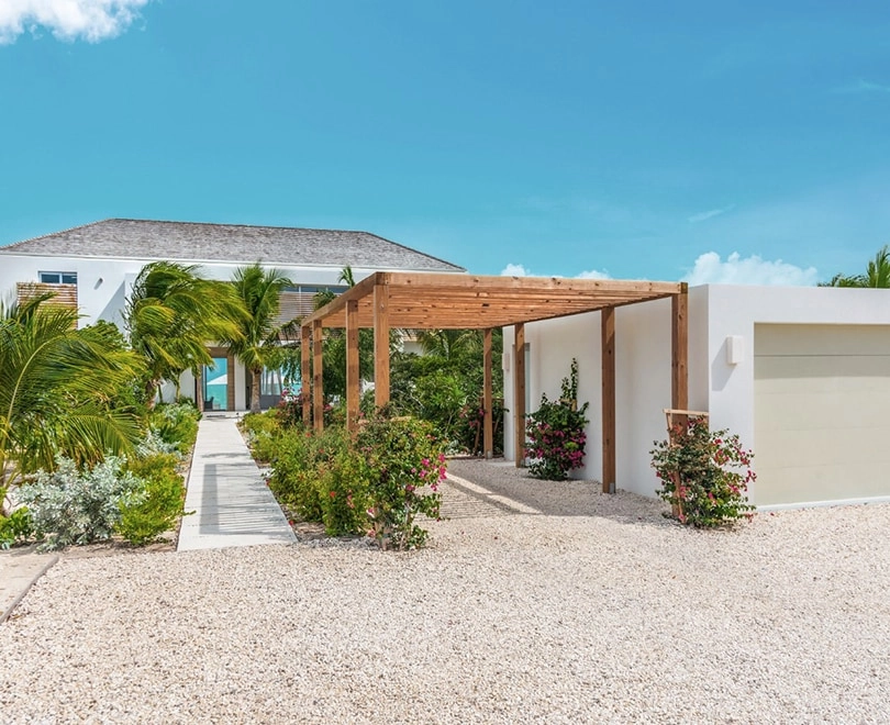 5 BR Beachfront Villa & 1 BR Cottage