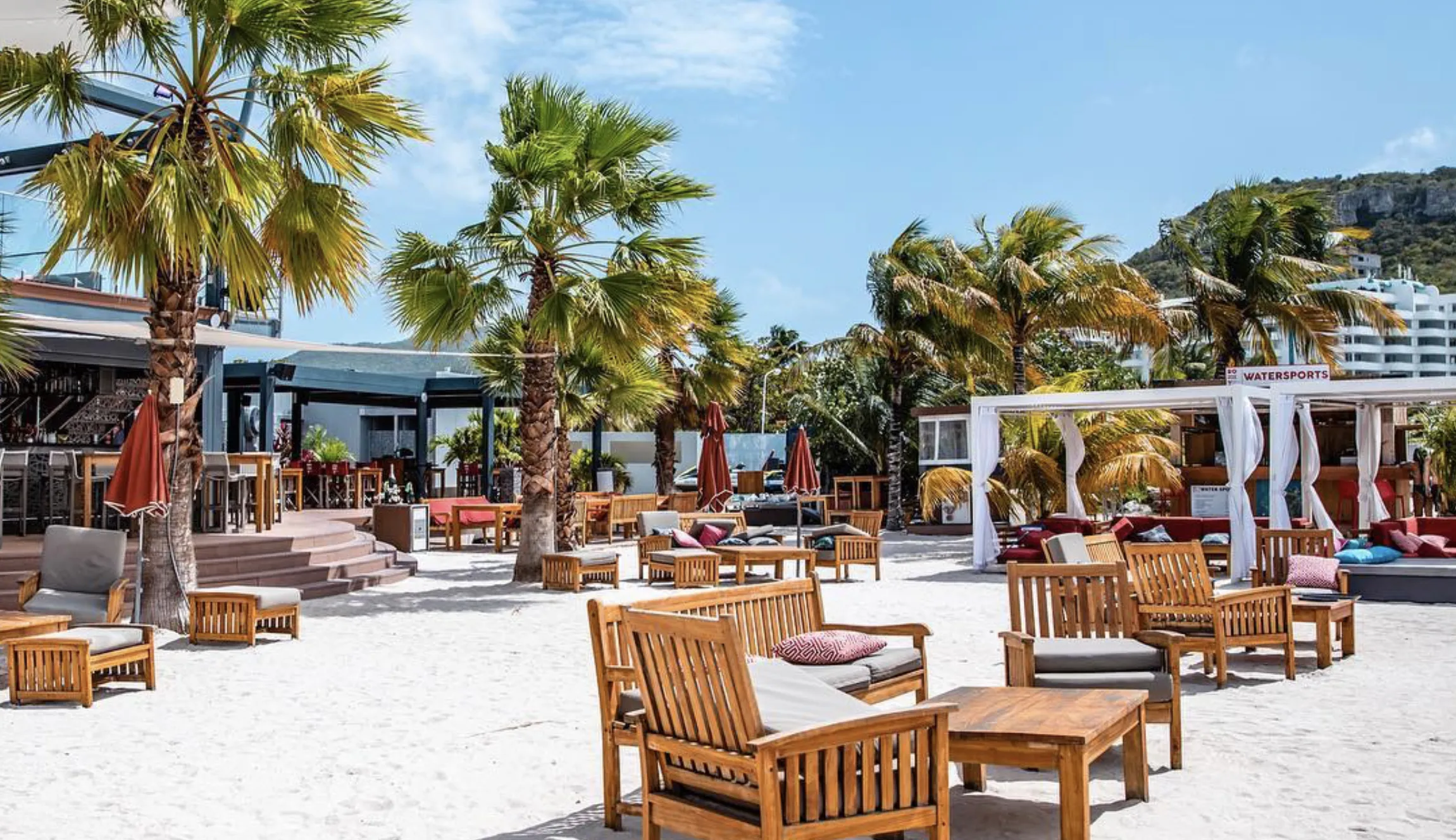 Roxxy Beach Bar & Restaurant